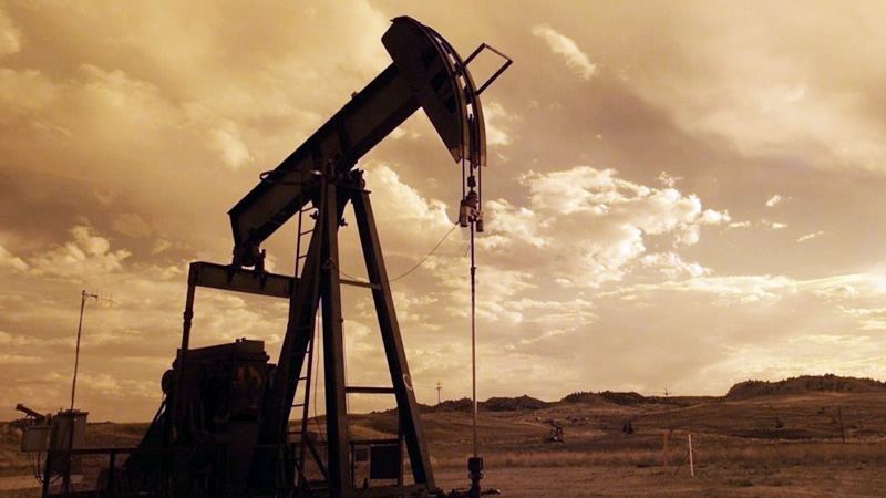 Analysts Warn Crude Oil Prices Could Plummet to $40 Amid Global Financial Turmoil